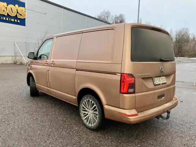 Ruskea Pakettiauto, Volkswagen Transporter – ESB-300