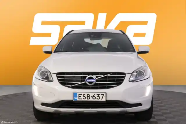 Valkoinen Maastoauto, Volvo XC60 – ESB-637