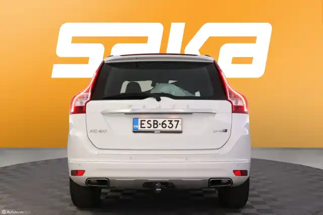 Valkoinen Maastoauto, Volvo XC60 – ESB-637