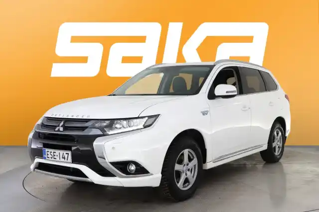 Valkoinen Maastoauto, Mitsubishi Outlander PHEV – ESE-147