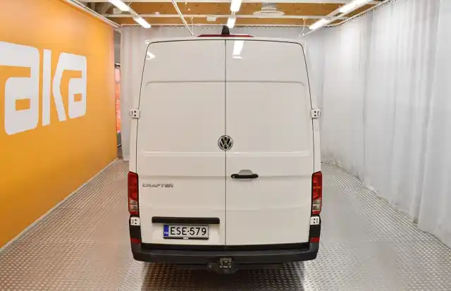 Valkoinen Pakettiauto, Volkswagen Crafter – ESE-579