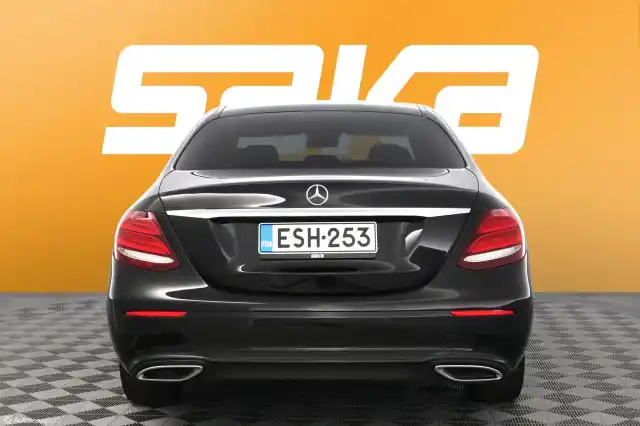 Musta Sedan, Mercedes-Benz E – ESH-253