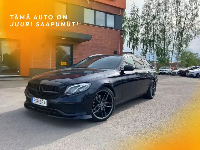 Sininen Farmari, Mercedes-Benz E – ESH-257