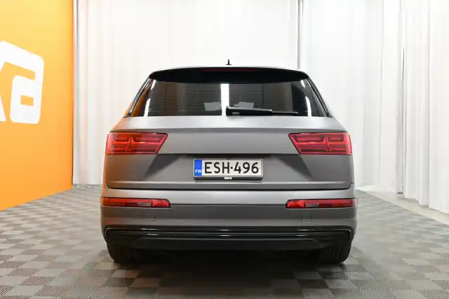 Musta Maastoauto, Audi Q7 – ESH-496