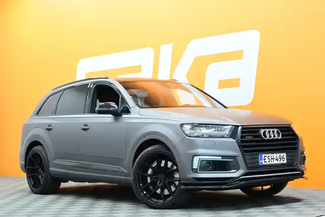 Musta Maastoauto, Audi Q7 – ESH-496