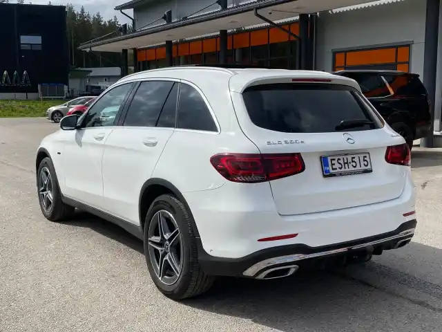 Valkoinen Maastoauto, Mercedes-Benz GLC – ESH-515