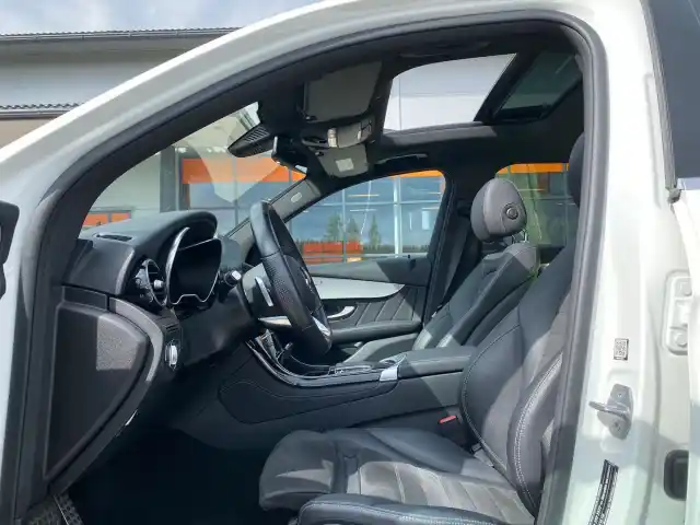 Valkoinen Maastoauto, Mercedes-Benz GLC – ESH-515