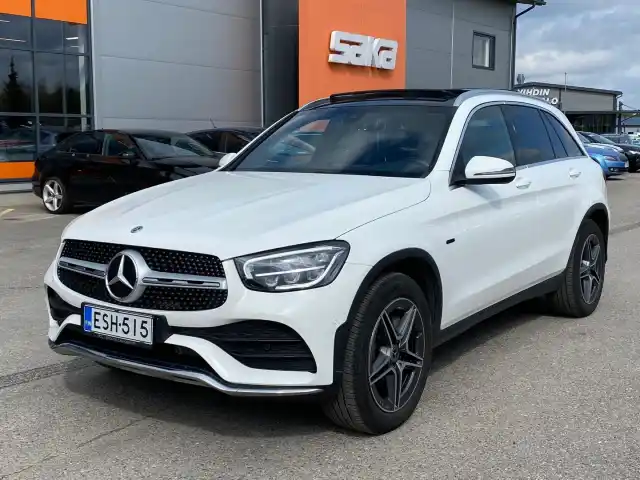 Valkoinen Maastoauto, Mercedes-Benz GLC – ESH-515