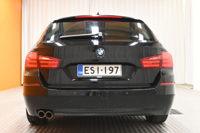 Musta Farmari, BMW 520 – ESI-197