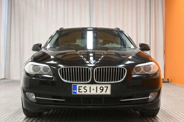 Musta Farmari, BMW 520 – ESI-197, kuva 1