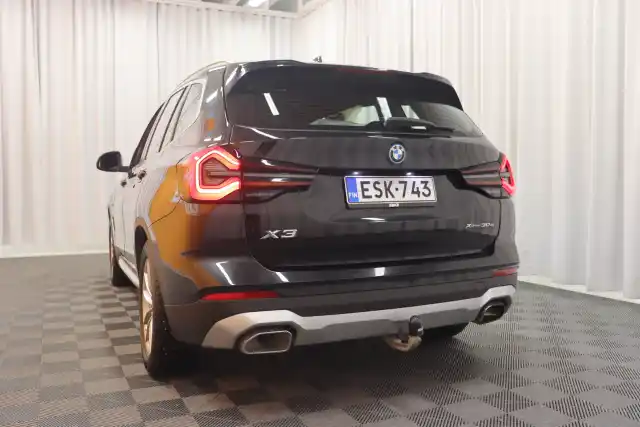 Musta Maastoauto, BMW X3 – ESK-743