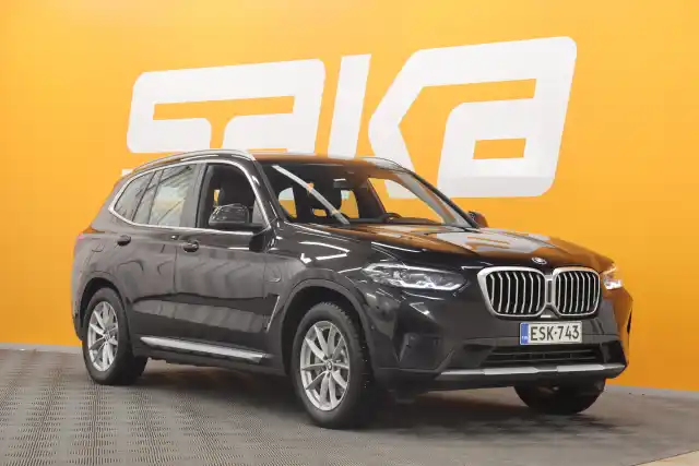 Musta Maastoauto, BMW X3 – ESK-743