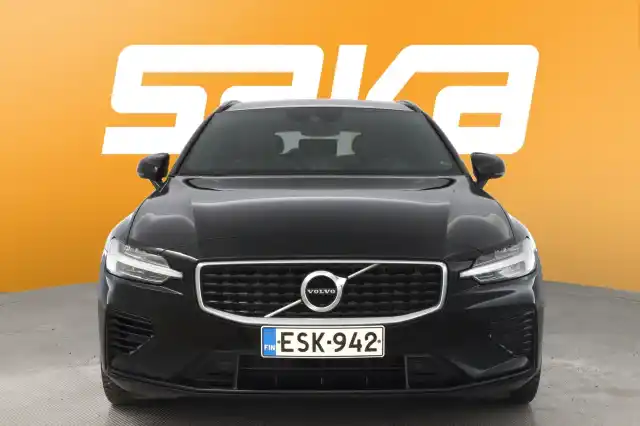 Musta Farmari, Volvo V60 – ESK-942