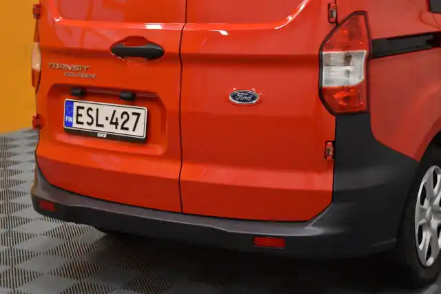 Punainen Pakettiauto, Ford Transit Courier – ESL-427