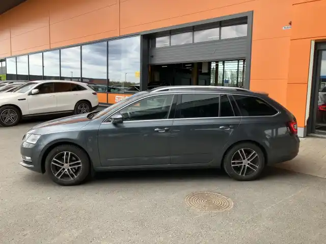 Harmaa Farmari, Skoda Octavia – ESL-537