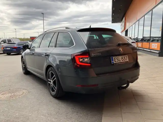 Harmaa Farmari, Skoda Octavia – ESL-537