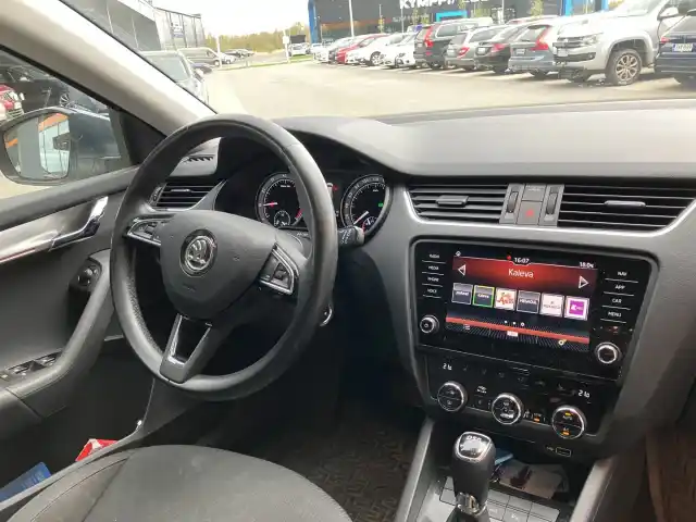 Harmaa Farmari, Skoda Octavia – ESL-537