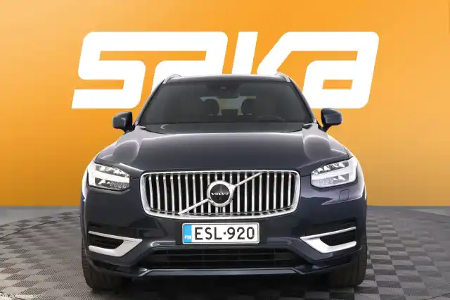 Sininen Maastoauto, Volvo XC90 – ESL-920