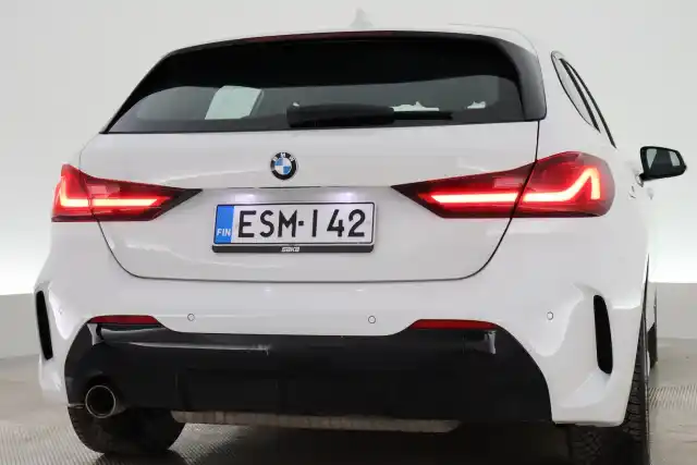 Valkoinen Viistoperä, BMW 118 – ESM-142