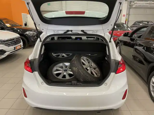 Valkoinen Viistoperä, Ford Fiesta – ESM-281
