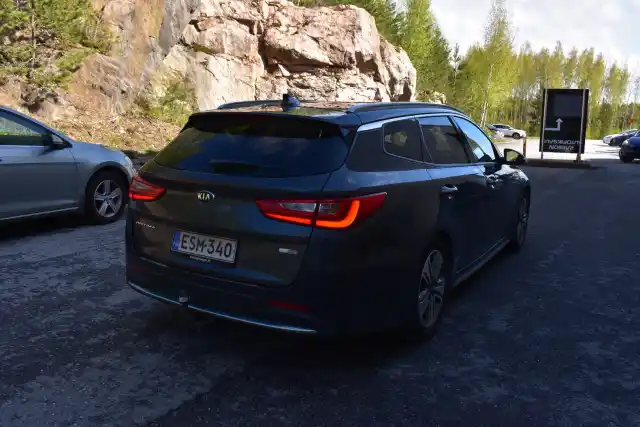 Harmaa Farmari, Kia Optima – ESM-340