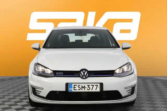 Valkoinen Viistoperä, Volkswagen Golf – ESM-377