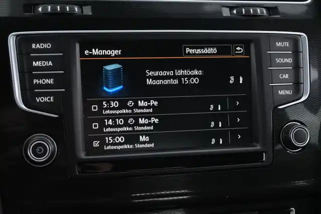 Valkoinen Viistoperä, Volkswagen Golf – ESM-377