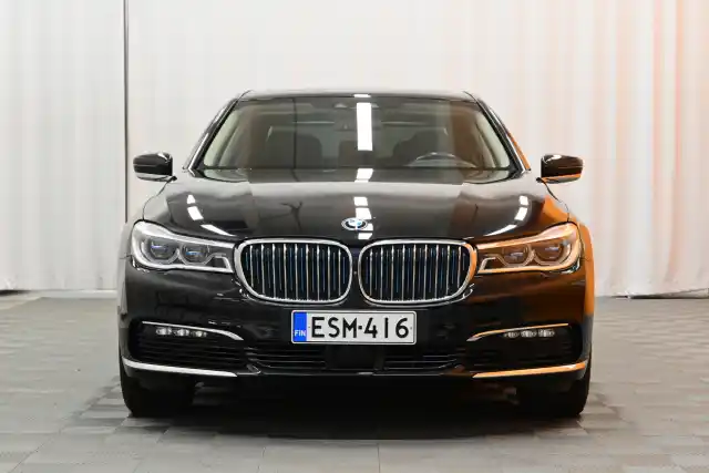 Musta Sedan, BMW 740 – ESM-416