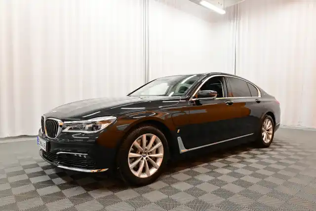 Musta Sedan, BMW 740 – ESM-416