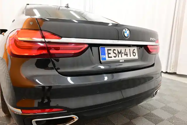 Musta Sedan, BMW 740 – ESM-416