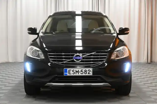 Musta Maastoauto, Volvo XC60 – ESM-582