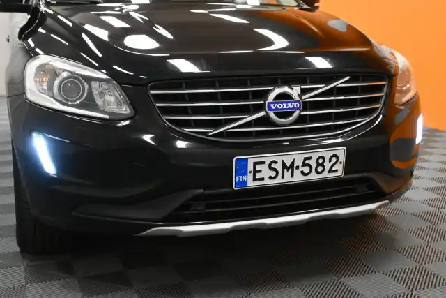 Musta Maastoauto, Volvo XC60 – ESM-582