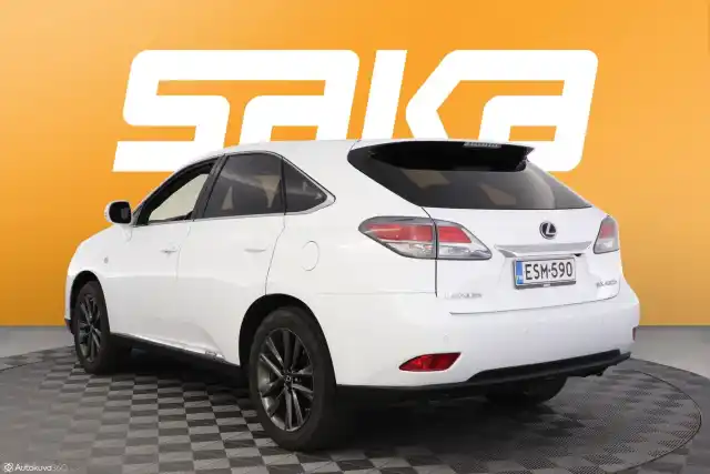 Valkoinen Maastoauto, Lexus RX – ESM-590