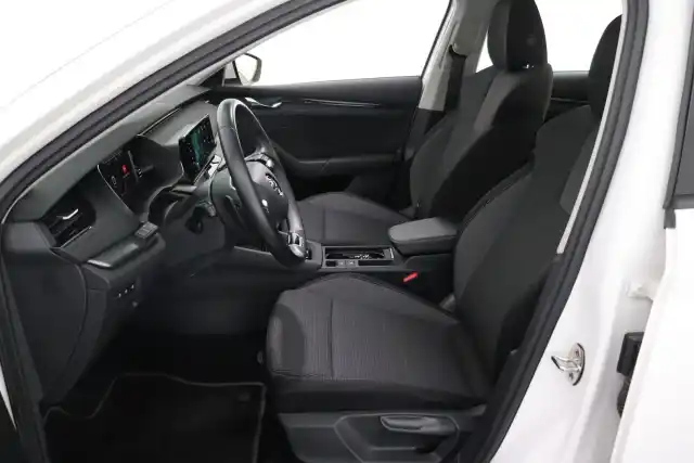 Valkoinen Farmari, Skoda Octavia – ESM-738