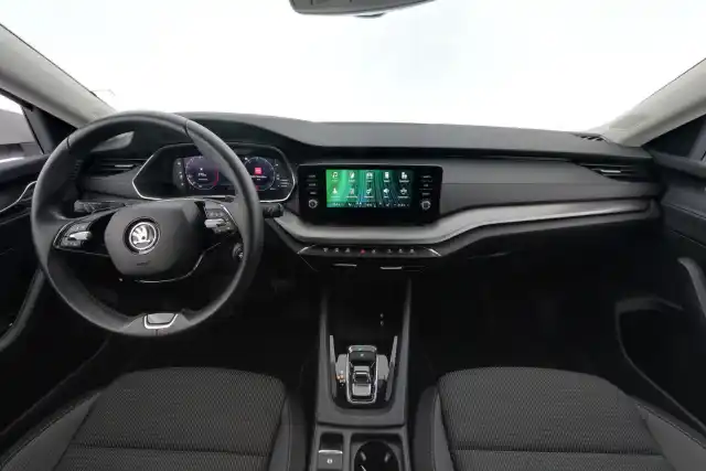 Valkoinen Farmari, Skoda Octavia – ESM-738