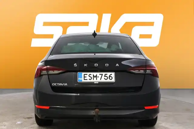 Musta Sedan, Skoda Octavia – ESM-756