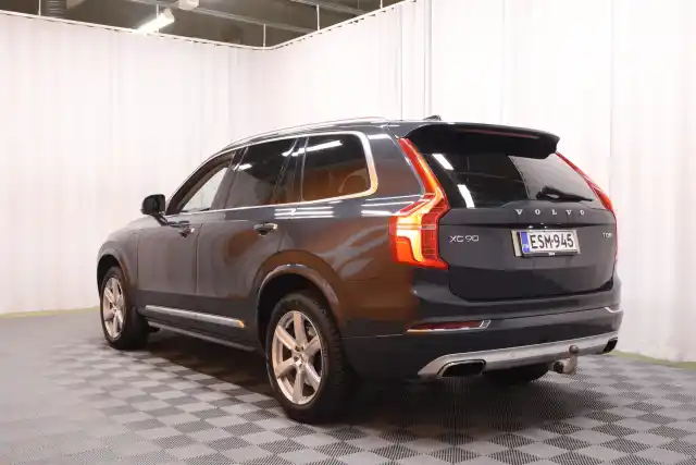 Harmaa Maastoauto, Volvo XC90 – ESM-945