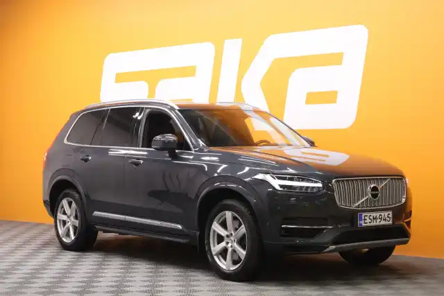 Harmaa Maastoauto, Volvo XC90 – ESM-945