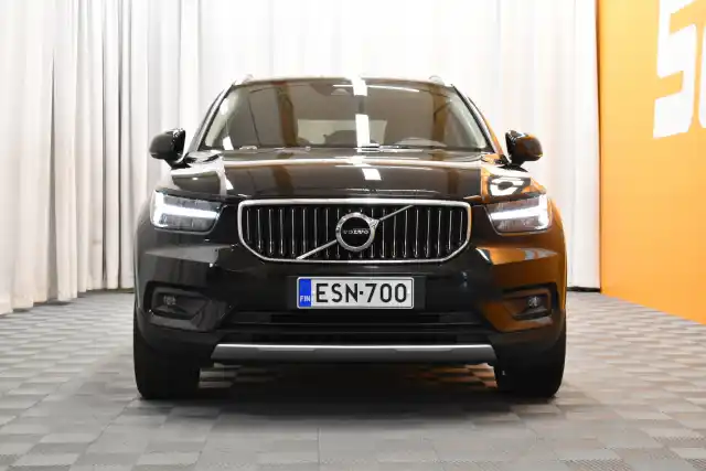 Musta Maastoauto, Volvo XC40 – ESN-700