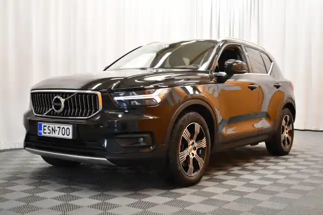 Musta Maastoauto, Volvo XC40 – ESN-700