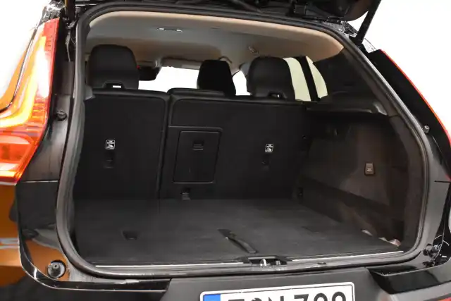 Musta Maastoauto, Volvo XC40 – ESN-700