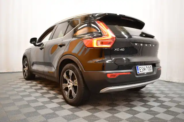 Musta Maastoauto, Volvo XC40 – ESN-700