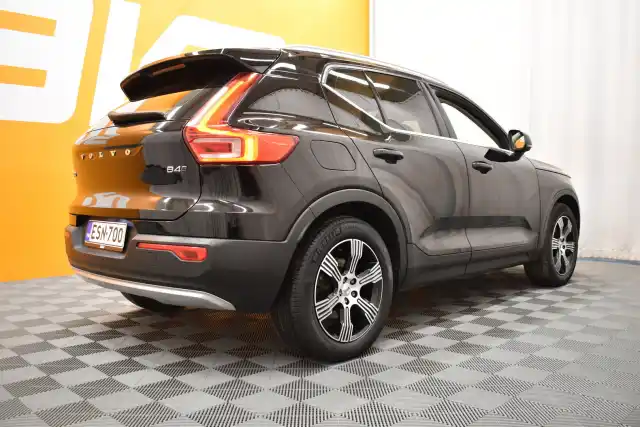 Musta Maastoauto, Volvo XC40 – ESN-700