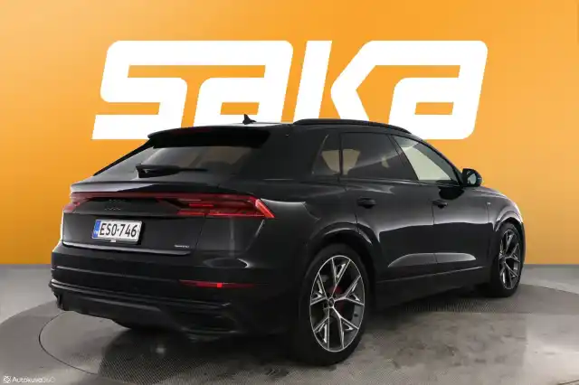 Musta Maastoauto, Audi Q8 – ESO-746