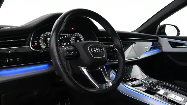 Musta Maastoauto, Audi Q8 – ESO-746