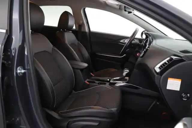 Harmaa Viistoperä, Kia Ceed – ESO-760