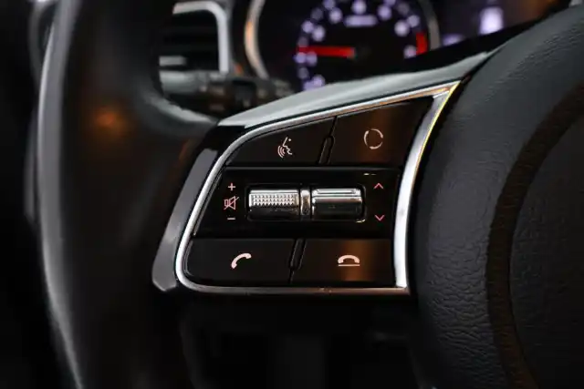 Harmaa Viistoperä, Kia Ceed – ESO-760