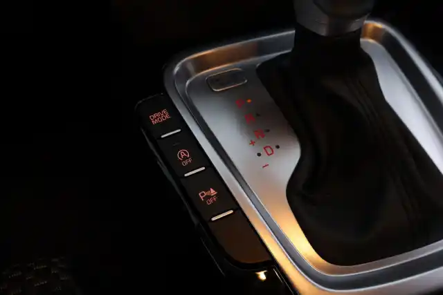 Harmaa Viistoperä, Kia Ceed – ESO-760
