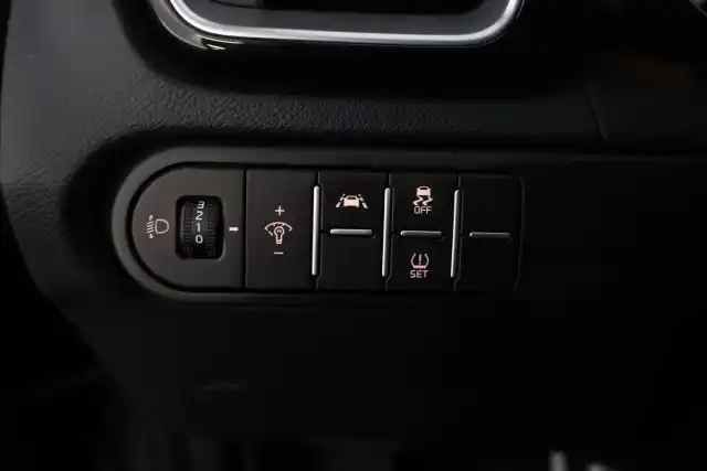 Harmaa Viistoperä, Kia Ceed – ESO-760
