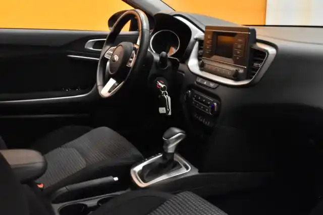 Punainen Farmari, Kia Ceed – ESP-708